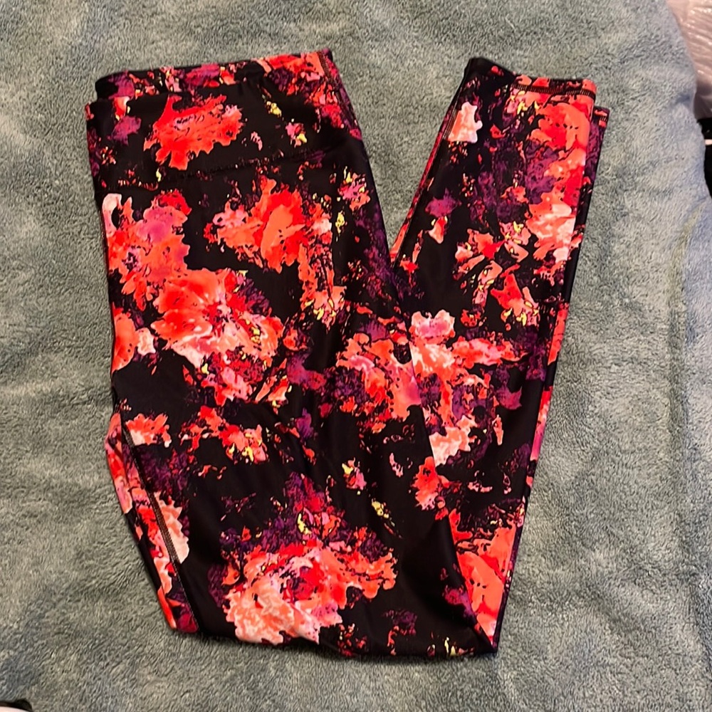 Large Fabletics Leggings